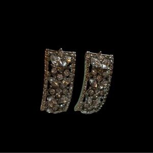 Women’s elegant rhinestone earrings. Stone color is clear. Post back NWOT classy